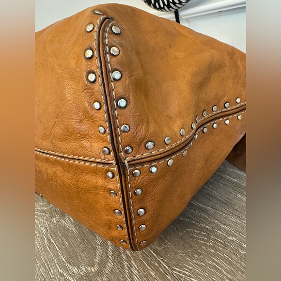 Michael Kors shoulder bag. - Picture 9 of 13